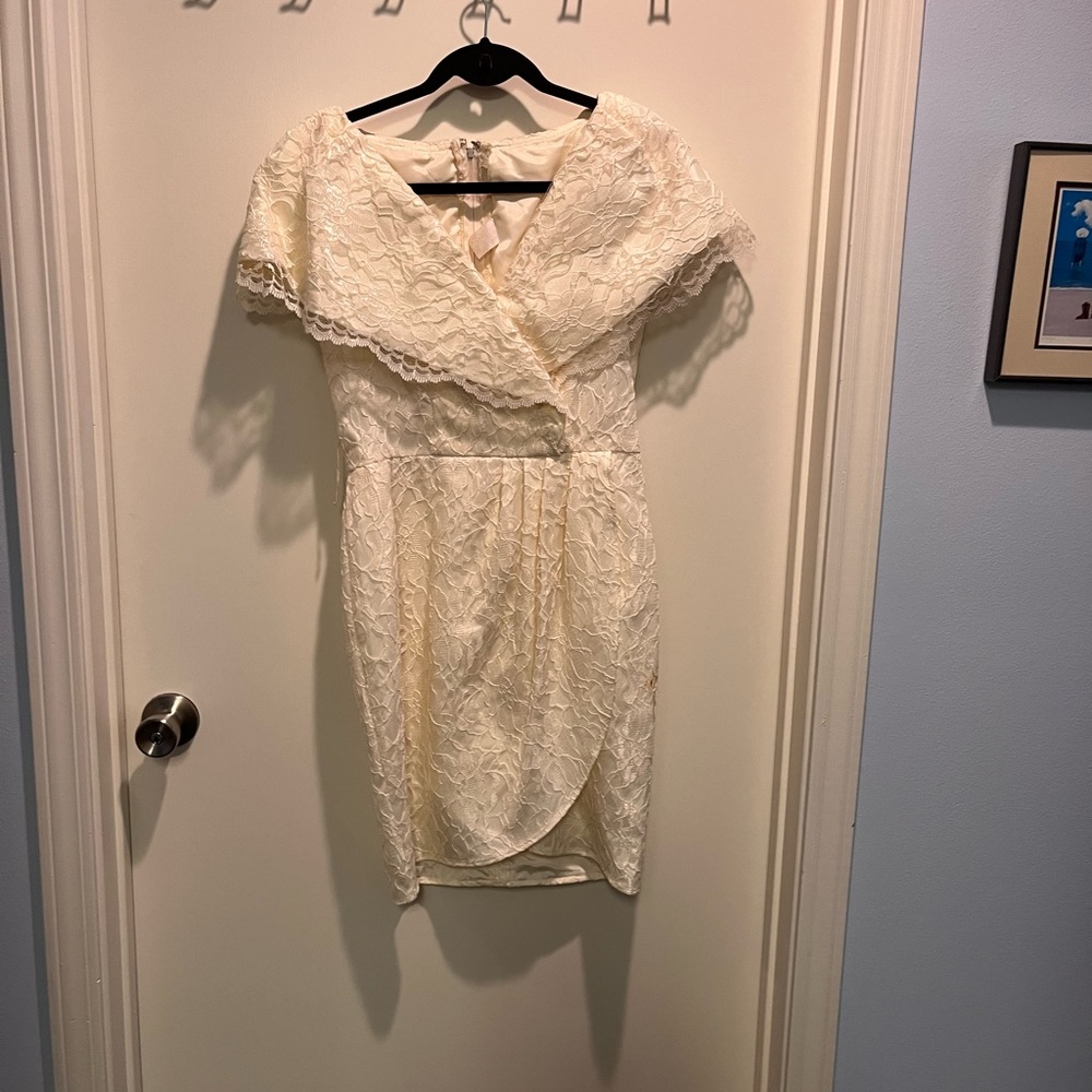 Vintage Cream Lace Wedding Dress